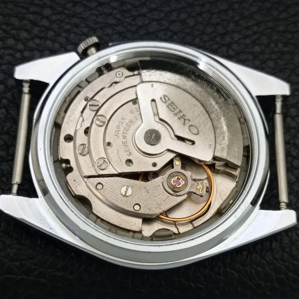 Vintage 1975 Seiko Automatic Mens Silver Watch W/daydate & Red Accents